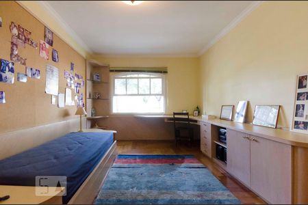 Casa à venda com 577m², 5 quartos e 7 vagasSuíte 2