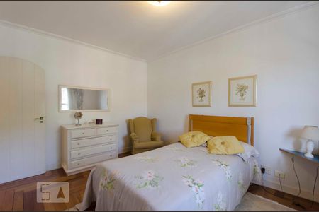 Casa à venda com 577m², 5 quartos e 7 vagasQuarto 2