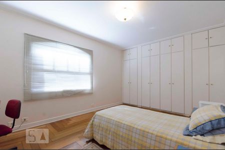 Casa à venda com 577m², 5 quartos e 7 vagasSuíte 2