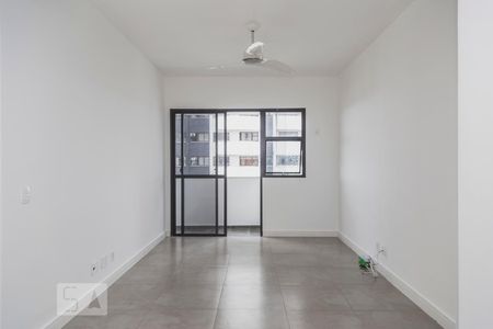 Sala de apartamento para alugar com 2 quartos, 65m² em Barra da Tijuca, Rio de Janeiro