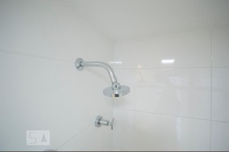 Banheiro de kitnet/studio para alugar com 1 quarto, 36m² em Campo Belo, São Paulo