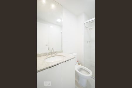 Banheiro de kitnet/studio para alugar com 1 quarto, 36m² em Campo Belo, São Paulo