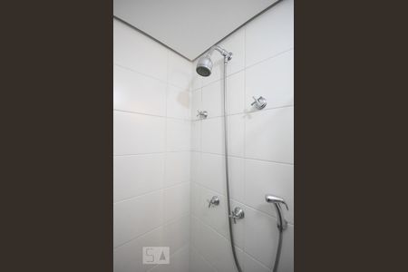 Apartamento para alugar com 50m², 2 quartos e 1 vagaDetalhe do banheiro