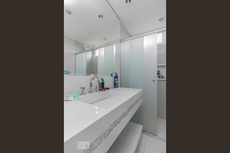 Apartamento à venda com 86m², 1 quarto e 2 vagas Apartamento à venda com 86m², 1 quarto e 2 vagasSuíte