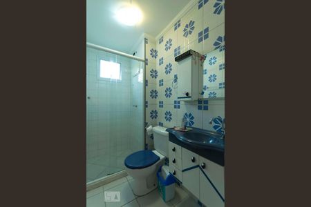 Banheiro de apartamento à venda com 2 quartos, 47m² em Vila Firmiano Pinto, São Paulo