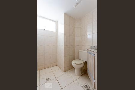 Banheiro de apartamento para alugar com 2 quartos, 68m² em Jardim Goiás, Goiânia