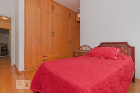 Apartamento à venda com 280m², 4 quartos e 4 vagas Apartamento à venda com 280m², 4 quartos e 4 vagasQuarto suíte 3