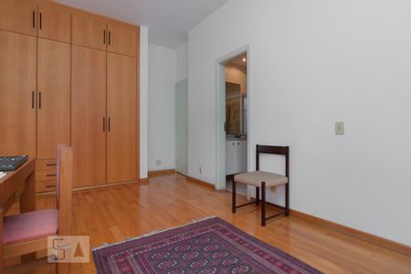 Apartamento à venda com 280m², 4 quartos e 4 vagas Apartamento à venda com 280m², 4 quartos e 4 vagasQuarto suíte 1