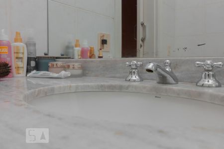 Apartamento à venda com 280m², 4 quartos e 4 vagas Apartamento à venda com 280m², 4 quartos e 4 vagasSuíte 3