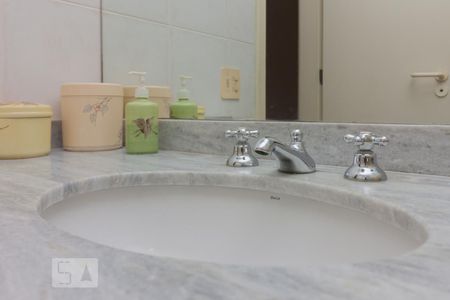 Apartamento à venda com 280m², 4 quartos e 4 vagas Apartamento à venda com 280m², 4 quartos e 4 vagasSuíte 1