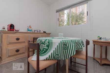 Apartamento à venda com 280m², 4 quartos e 4 vagas Apartamento à venda com 280m², 4 quartos e 4 vagasCopa