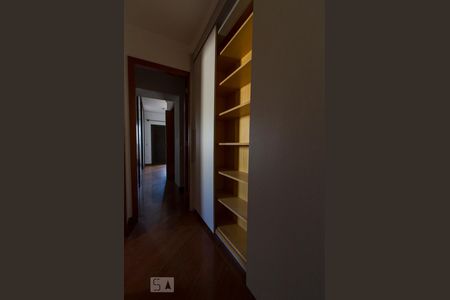 Apartamento à venda com 150m², 3 quartos e 3 vagasArmário corredor dos quartos 