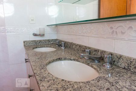 Apartamento à venda com 150m², 3 quartos e 3 vagasPia Banheiro suíte 1 