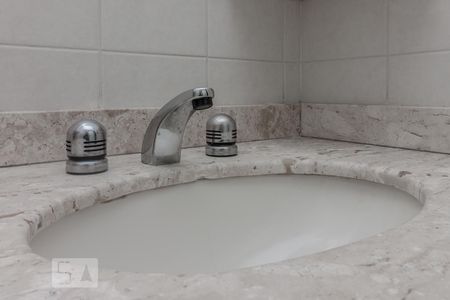 Apartamento à venda com 85m², 3 quartos e 2 vagas Apartamento à venda com 85m², 3 quartos e 2 vagasSuíte