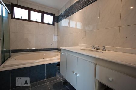 Apartamento à venda com 212m², 4 quartos e 5 vagassuite 2