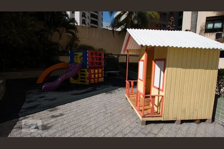 Apartamento à venda com 212m², 4 quartos e 5 vagasplayground