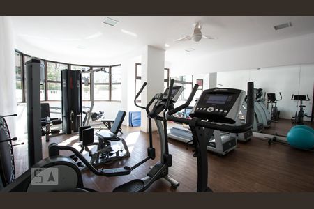 Apartamento à venda com 212m², 4 quartos e 5 vagasacademia