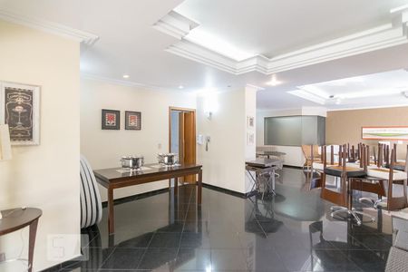 Apartamento à venda com 200m², 3 quartos e 3 vagas Apartamento à venda com 200m², 3 quartos e 3 vagasSalão de Festas