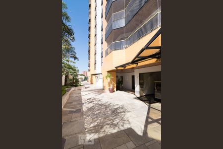 Apartamento à venda com 200m², 3 quartos e 3 vagas Apartamento à venda com 200m², 3 quartos e 3 vagasÁrea de Circulação