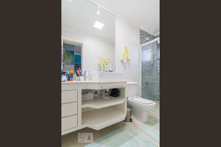 Apartamento à venda com 200m², 3 quartos e 3 vagas Apartamento à venda com 200m², 3 quartos e 3 vagasSuite