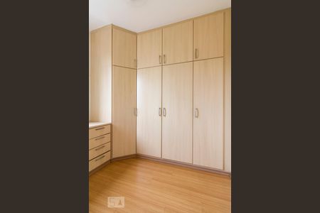 Quarto 1  de apartamento para alugar com 3 quartos, 70m² em Vila Regente Feijó, São Paulo