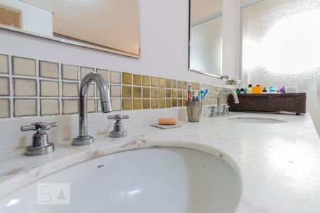 Apartamento à venda com 317m², 4 quartos e 4 vagas Apartamento à venda com 317m², 4 quartos e 4 vagasBanheiro - Suíte Master