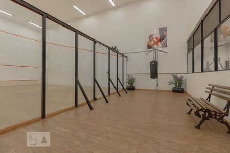 Apartamento à venda com 117m², 3 quartos e 3 vagas Apartamento à venda com 117m², 3 quartos e 3 vagasQuadra de squash