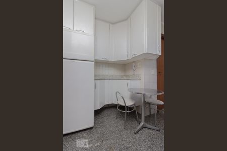 Apartamento à venda com 117m², 3 quartos e 3 vagas Apartamento à venda com 117m², 3 quartos e 3 vagasCozinha