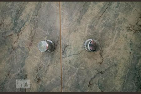 Apartamento à venda com 90m², 2 quartos e 1 vagaTorneiras box banheiro