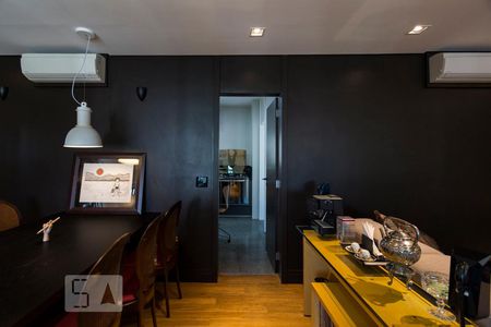 Apartamento à venda com 132m², 2 quartos e 3 vagasSALA