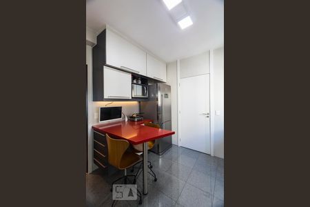 Apartamento à venda com 132m², 2 quartos e 3 vagasCOZINHA