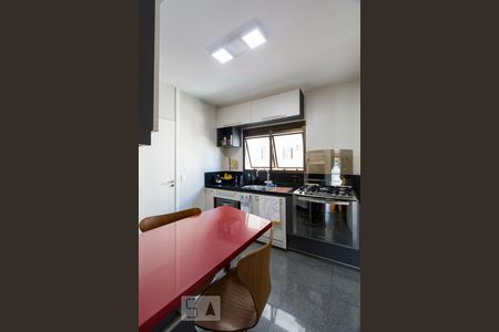 Apartamento à venda com 132m², 2 quartos e 3 vagasCOZINHA