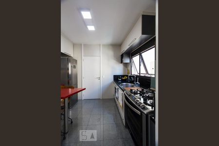 Apartamento à venda com 132m², 2 quartos e 3 vagasCOZINHA