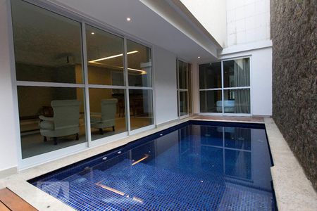 Apartamento à venda com 231m², 3 quartos e 2 vagasPiscina