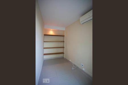 Apartamento à venda com 231m², 3 quartos e 2 vagasEscritório