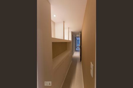 Apartamento à venda com 231m², 3 quartos e 2 vagasCorredor