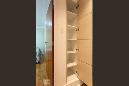 Corredor de apartamento para alugar com 2 quartos, 105m² em Indianópolis, São Paulo
