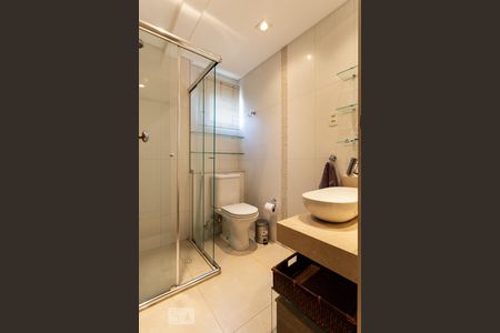 Apartamento à venda com 105m², 2 quartos e 1 vaga Apartamento à venda com 105m², 2 quartos e 1 vagaBanheiro da suíte