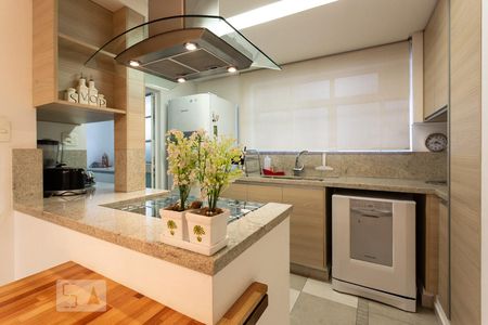 Apartamento à venda com 105m², 2 quartos e 1 vaga Apartamento à venda com 105m², 2 quartos e 1 vagaCozinha