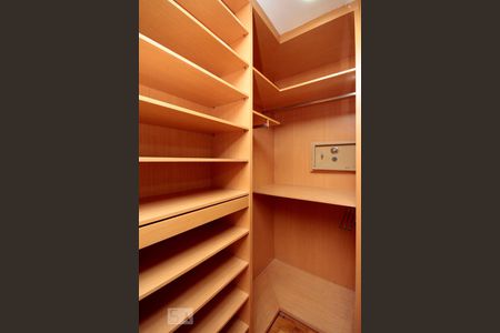 Apartamento à venda com 280m², 4 quartos e 3 vagasSuíte 2