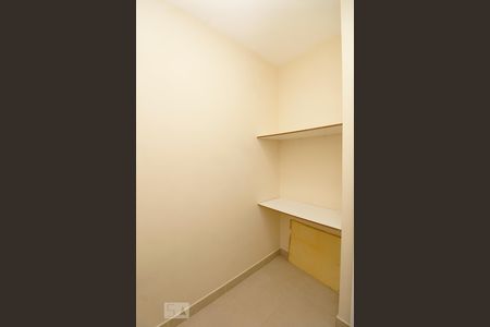 Apartamento à venda com 120m², 3 quartos e sem vaga Apartamento à venda com 120m², 3 quartos e sem vagaQuarto de Serviço.