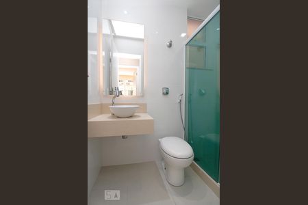 Apartamento à venda com 120m², 3 quartos e sem vaga Apartamento à venda com 120m², 3 quartos e sem vagaBanheiro Social.