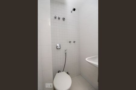 Apartamento à venda com 120m², 3 quartos e sem vaga Apartamento à venda com 120m², 3 quartos e sem vagaBanheiro de Serviço.