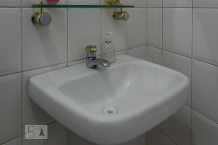 1o. Andar - Lavabo (Torneira) de casa para alugar com 3 quartos, 160m² em Vila Nair, São Paulo