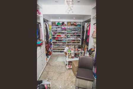 Apartamento à venda com 600m², 5 quartos e 6 vagasSuíte 4 - closet 1