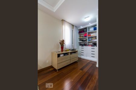 Apartamento à venda com 153m², 3 quartos e 3 vagasEspaço closet Quarto 3 suíte
