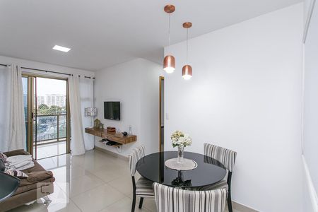 Sala de apartamento para alugar com 2 quartos, 70m² em Jacarepaguá, Rio de Janeiro