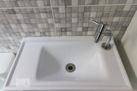 Pia do Banheiro  de kitnet/studio para alugar com 1 quarto, 25m² em Vila Regente Feijó, São Paulo