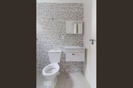 Banheiro  de kitnet/studio para alugar com 1 quarto, 25m² em Vila Regente Feijó, São Paulo