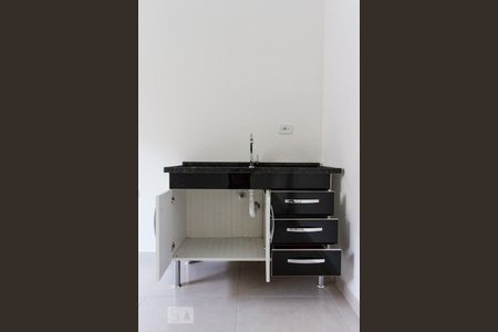 Armário Cozinha  de kitnet/studio para alugar com 1 quarto, 25m² em Vila Regente Feijó, São Paulo